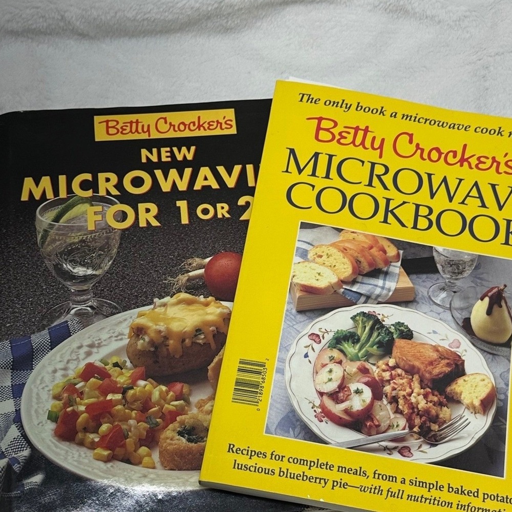 Betty Crocker Microwave Cookbook Lot 2‎ Books 1980s 1990s Yellow Good Vintage